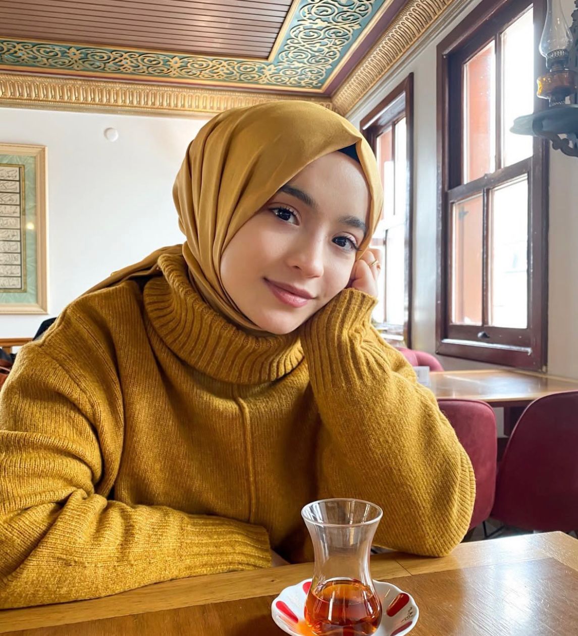 Küsere Yüksek Enerjili Kadın Escort Mina